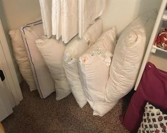 Bed pillows 