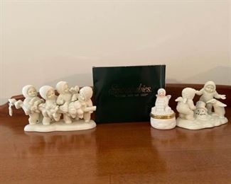 Snowbabies Winter Decor