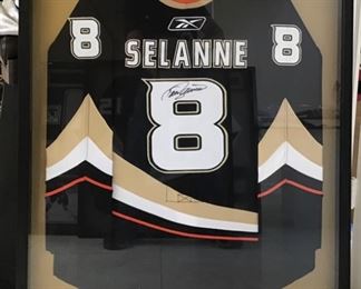 Teemu Selanne Anaheim Ducks autographed jersey.
