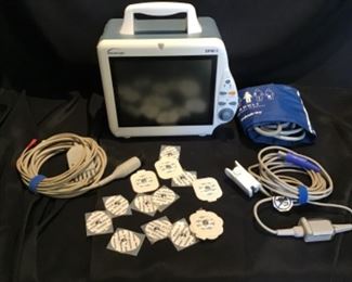 Datascope DPM/4 patient monitor.