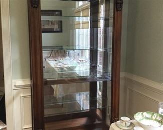 BEAUTIFUL DISPLAY CABINET THE OPENS FROM THE FRONT