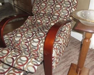 $495 Contemporary Recliner
Franklin Corporation
Like-New   Perfect Condition