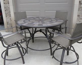  Outdoor Patio Hight-Table and Stools
