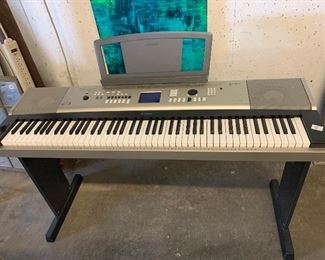 Piano/keyboard on stand