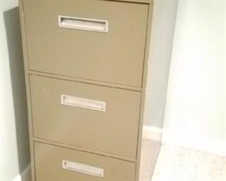 Filling cabinet.  Very Good Working condition, clean, no dents $65