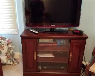 Media cabinet only.  Does not include tv
$75