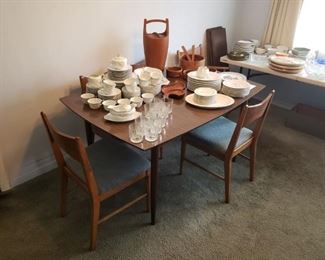 MCM dining table w/ 4 chairs