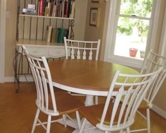Pine table & 4 chairs very nice condition, Book shelf Bakers rack