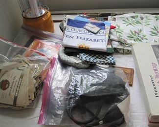 Old wine labels, linens ++