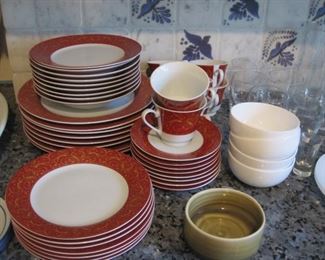 Steve Madden dish set