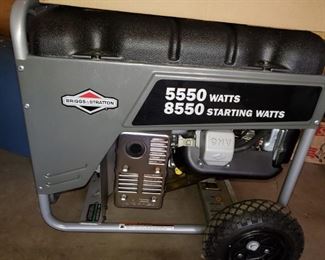 Generator,  looks new, never used