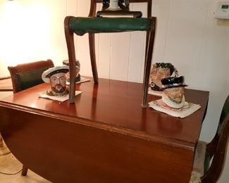 drop lead table, 3 chairs