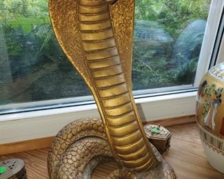 Resin cobra
