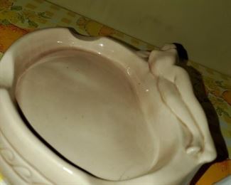 Kinsell, ash tray. Matching mugs 