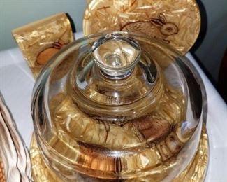 Vintage bunny in resin cake plate, napkin holder