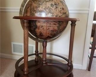 Lot 1
Vintage Globe Bar Zodiac