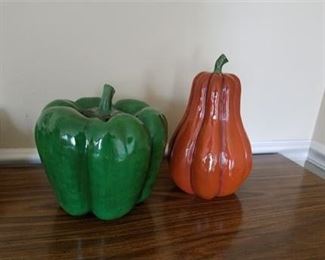 Lot 34
Large Pepper and Average Gourd Decorative Resin
