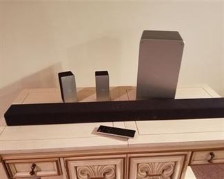 Lot 64
Vizio Surround Speakers Soundbar Subwoofer Satellites Remote