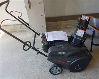 Lot 76
Briggs & Stratton 1022 Snowblower Like New