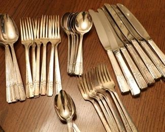 Prestige silverplate 5 complete place settings with extra plus 4 serving spoons