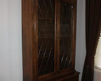 ETHAN ALLEN CHINA CABINET