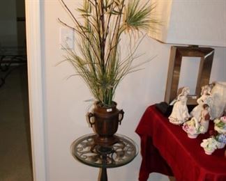 SMALL ACCENT TABLE, FLORAL
