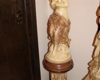 LADY STATUE W/STAND