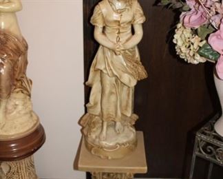 LADY STATUE W/STAND