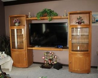 TV WALL UNIT (TV NOT FOR SALE)
