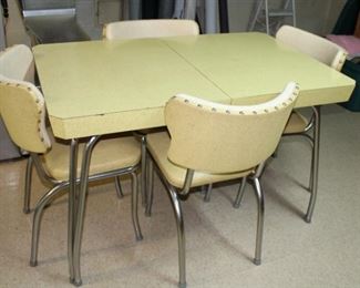 VINTAGE YELLOW FORMICA TABLE W/4 CHAIRS