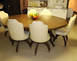  KITCHEN TABLE W/6 ROLLING CHAIRS