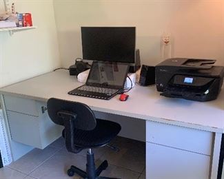 Nothing on Desk for sale! Only Desk