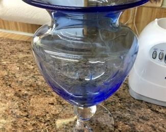 Beautiful Etched Bowl w/ Pedestal Base 