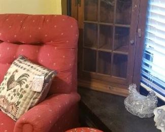 Antique Ethan Allen Corner Curio Cabinet, & Handpainted Rooster Stool & Tray by Indiana Artist