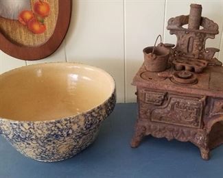 Spongeware Bowl & Crescent Salesman Sample Stove