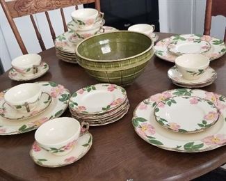 Franciscan “Desert Rose” 8 Dinner Plates, 8 Bread & Butter Plate, & 7 Cups & Saucers