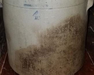 F. Woodworth Burlington VT Crock