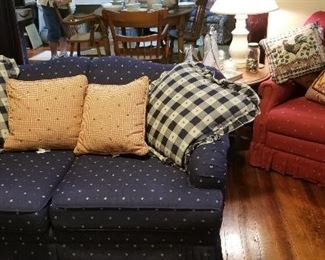 Hickory Hill Loveseat