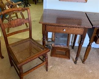 Tiger maple chair, 1 drawer, frames