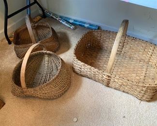 Large laundry and buttocks baskets