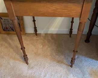 Small work table -no drawers