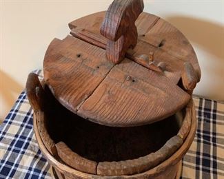 Firkin with unique lock mechanism