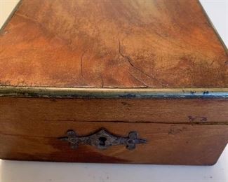 Glen Leven descent writing box. Confederate provenance. 