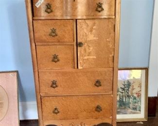 Antique Curly Maple Veneer Chest of Drawers  (poor aged condition)