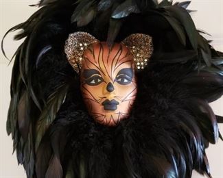 Gorgeous Featherwork around this mask. 