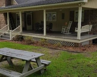 Picnic table