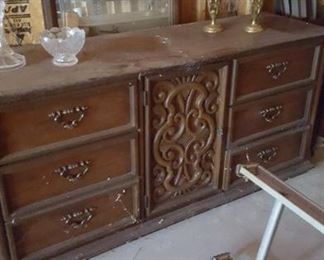 Dresser