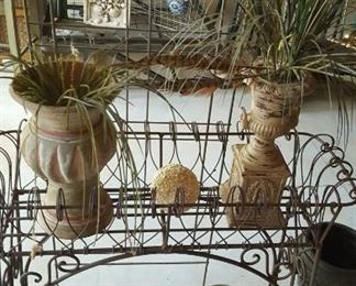 Metal planter stand & planters