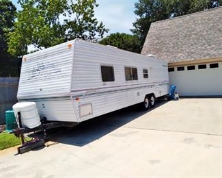 Wilderness RV,  Body Type TV,  31 ft   year 2000   Condition inside outside excellent.