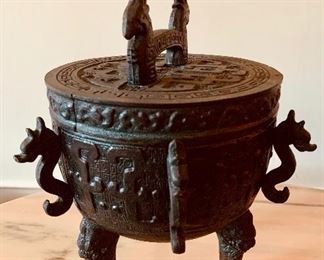 Additional view: Ornate Taiwan-Chinese Retro-Bar-Ice Bucket with dragons
